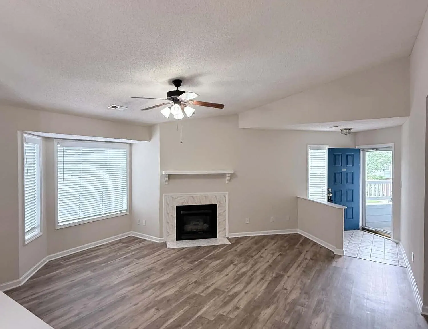 2 bed, 2.0 bath, 1156 sqft, $1,400 — Photo 3