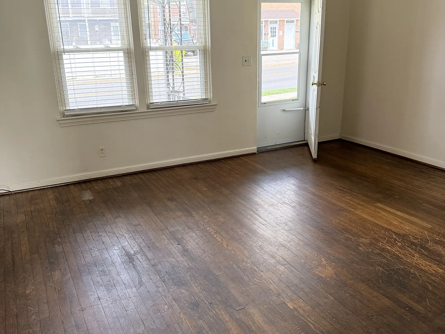 2 bed, 1056 sqft, $1,100 — Photo 4