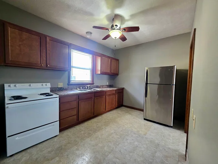 337 W Columbia St #337 — Photo 5