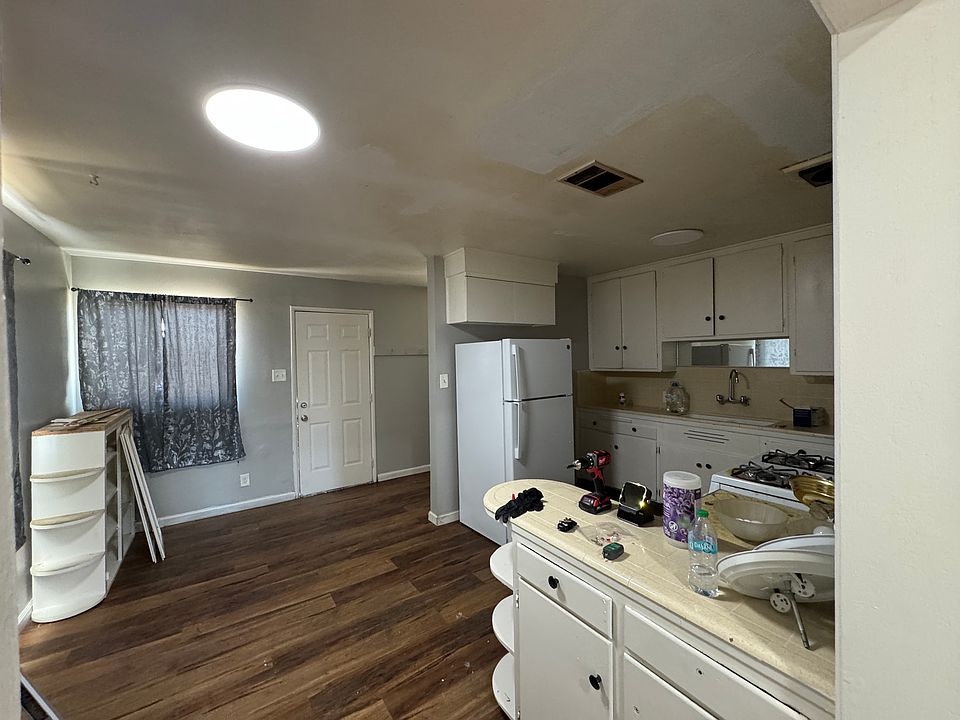 2nd image of 108 E St