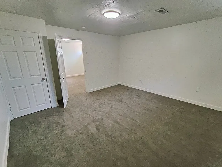 349-357 N 800 W — Photo 20