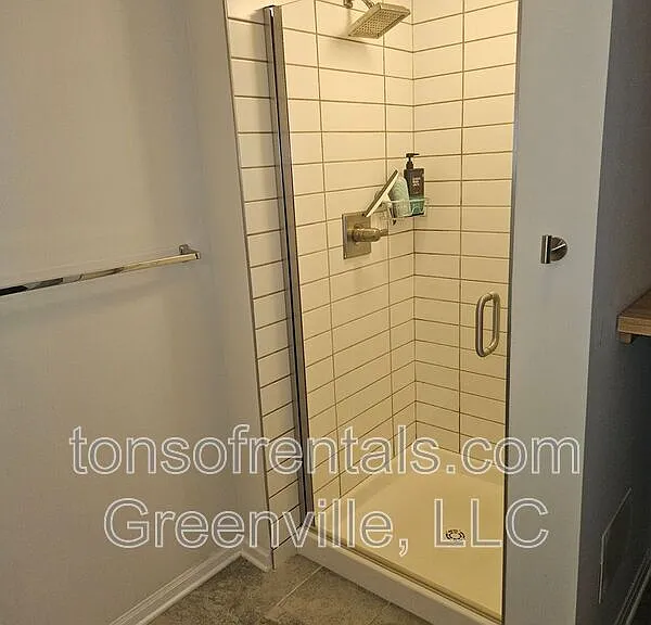 100 E Washington St #26 — Photo 13