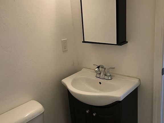 4th image of 520 N 7th St E