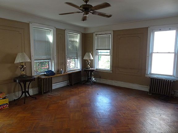 4th image of 3806 Avenue