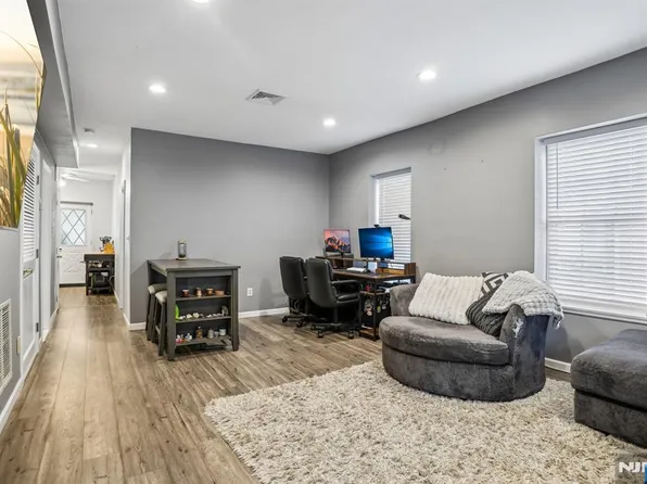 49-51 Wall St APT 4, Rockaway, NJ 07866