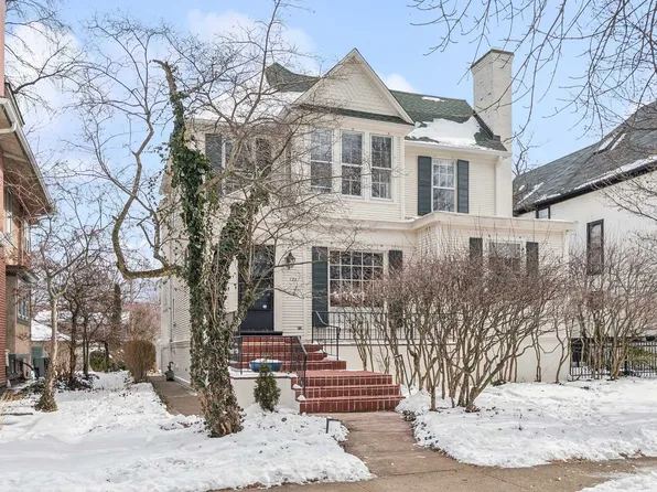 725 Michigan Ave, Evanston, IL 60202