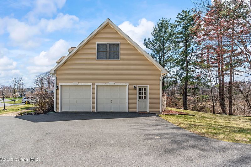 2nd image of 36 Domenico Drive