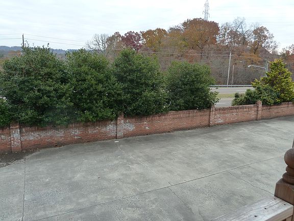 4th image of 2504 Cloister Ln