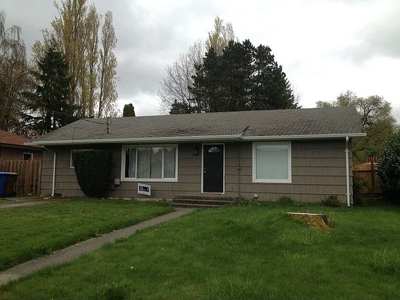 4th image of 2939 39th Ave NE