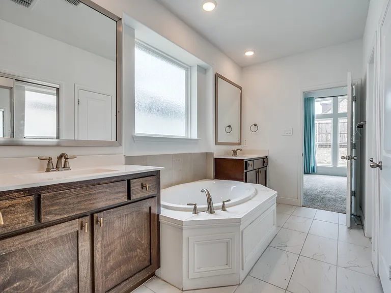 9448 Middle Ground Pl — Photo 19
