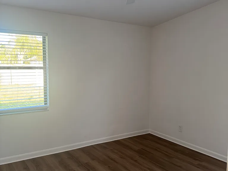 725 Holly Dr — Photo 11