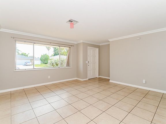 4th image of 3410 SE 11th Ave