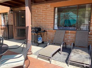 387 S Paseo Tierra, Green Valley, AZ 85614