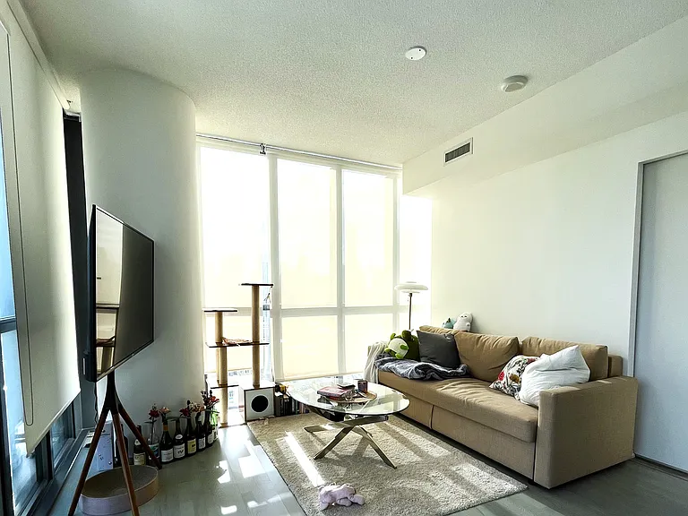 101 Charles St E #1401 — Photo 5