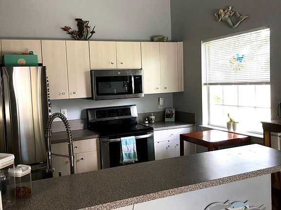 Kitchen stainless appliances