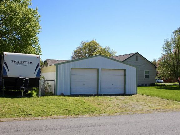 2nd image of 6807 E Montgomery Ave