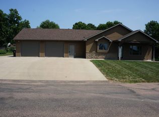 214 S Cherry St, Inwood, IA 51240