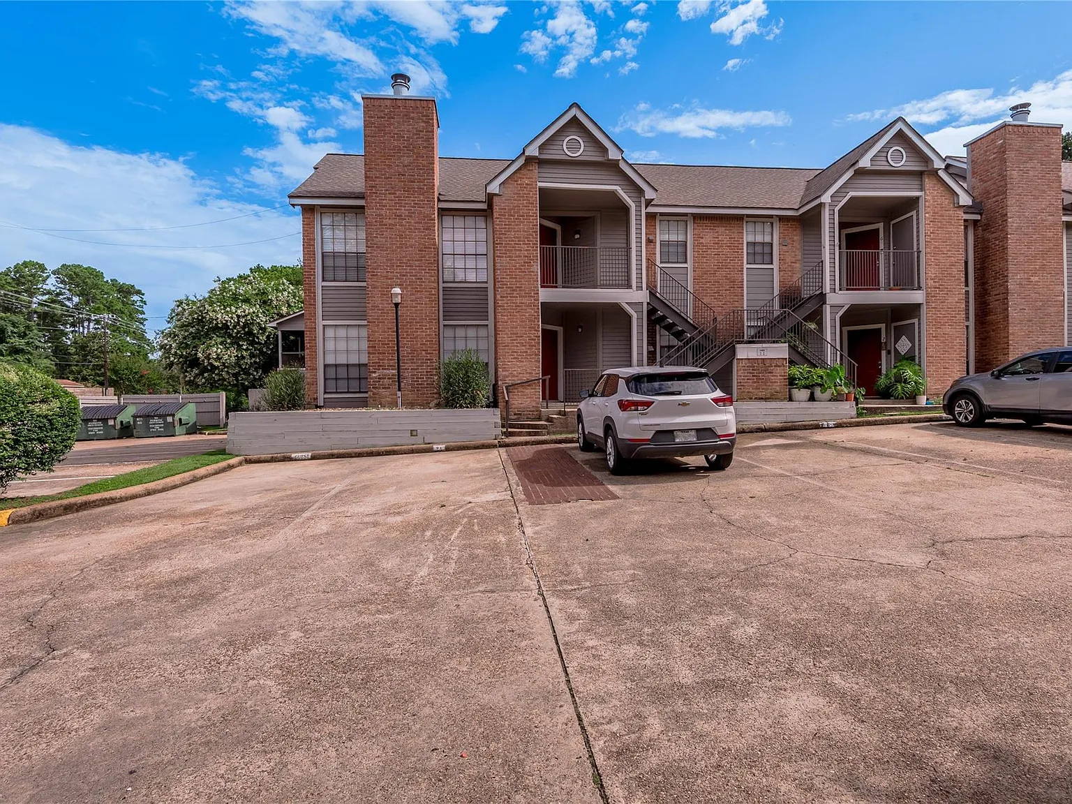 2 bed, 2.0 bath, 1025 sqft, $1,175 — Photo 2