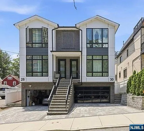 30 Lafayette Ave Photo 1