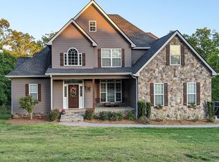 152 Grand View Dr, Cleveland, GA 30528