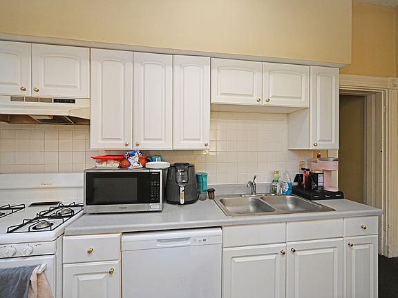 4th image of 2232 Flora St #1