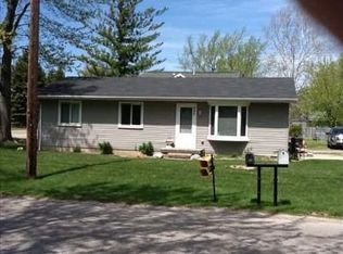 696 Kent St, Carleton, MI 48117