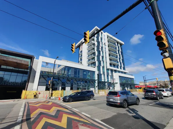 8415 Granville St #308, Vancouver, BC V6P 0M2