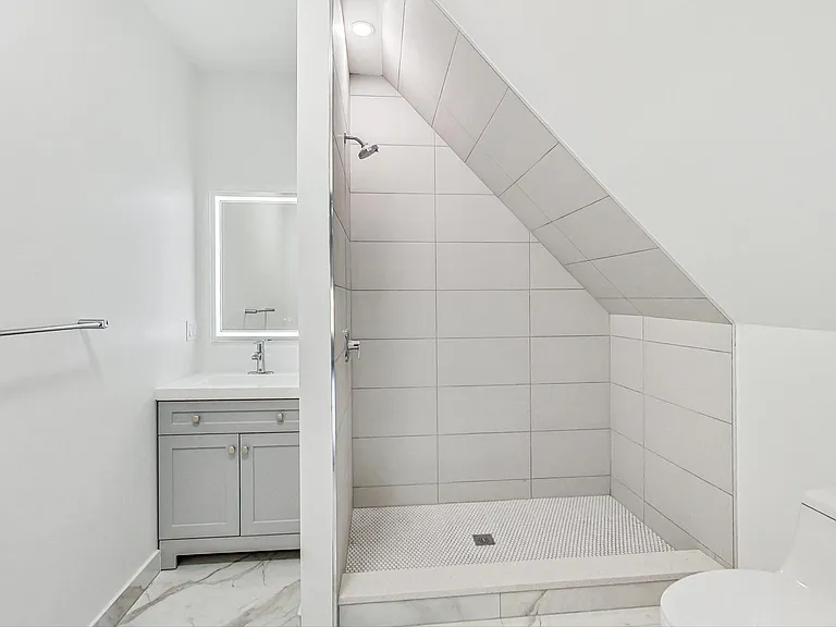 2037 N Spaulding Ave #2 — Photo 23