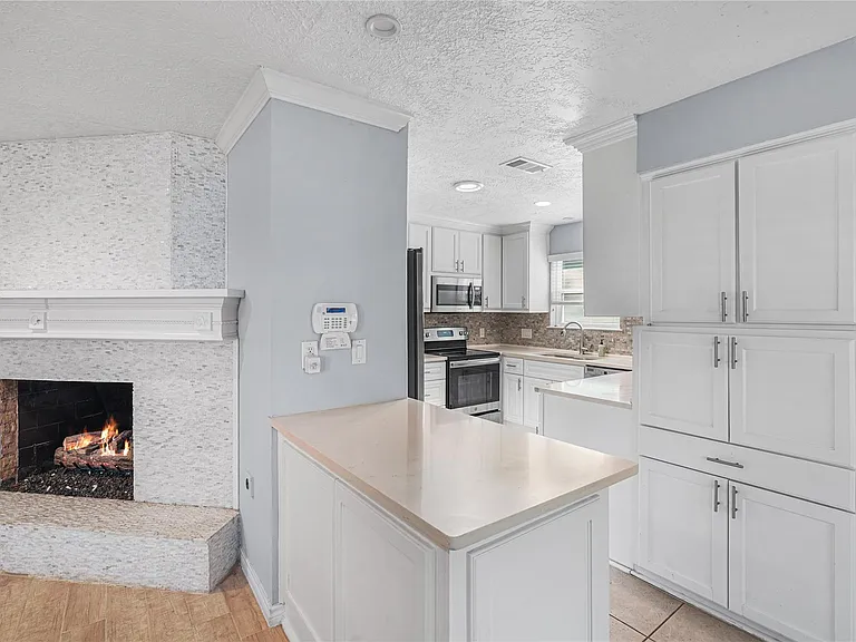 6002 McKnight St — Photo 9