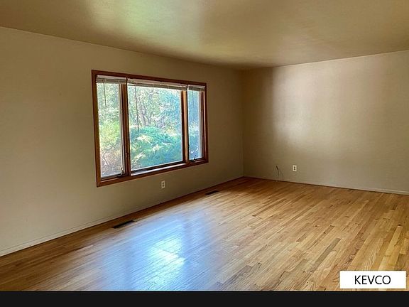 2nd image of 1053 Briarwood Rd