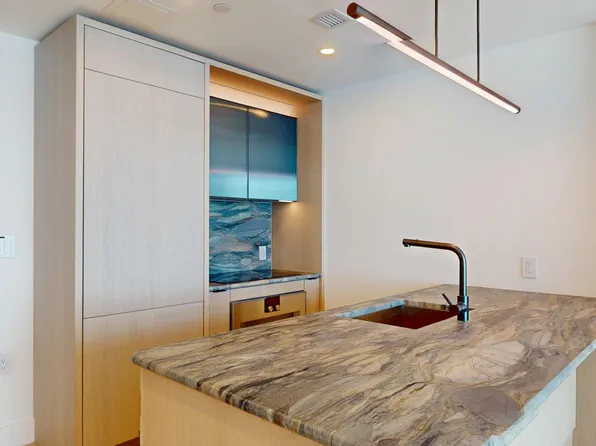 499 9th Avenue image 1 of 11