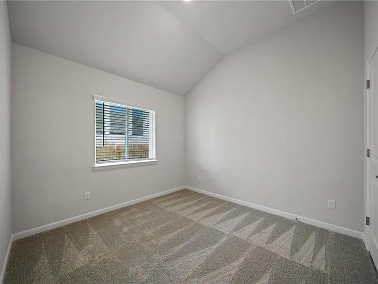 136 Osceola Dr — Photo 10