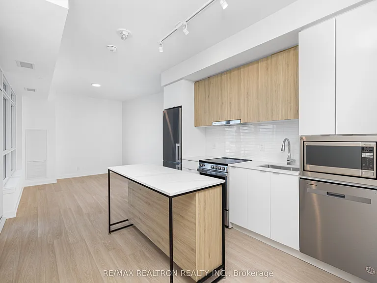 30 Upper Mall Way #A-620 — Photo 6
