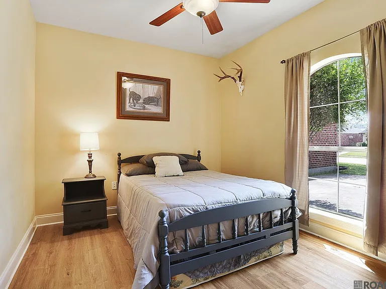 10151 Hillmont Ave — Photo 9