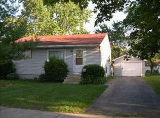 2717 Illini Rd, Waukegan, IL 60087