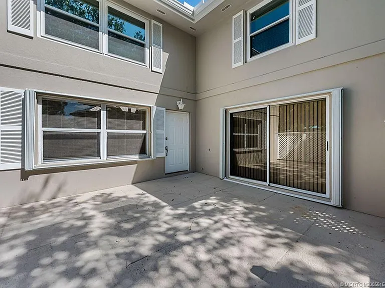 2905 SW Lakemont Pl #2905 — Photo 6