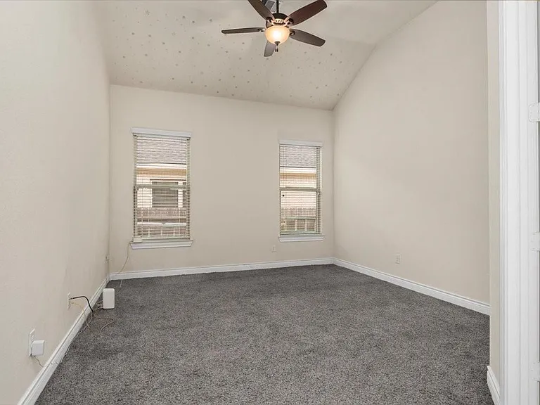 23034 Creek Park Dr — Photo 37