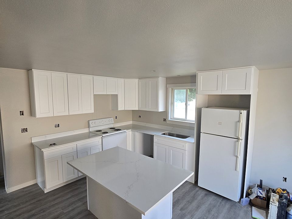 1st image of 308 35th St SE