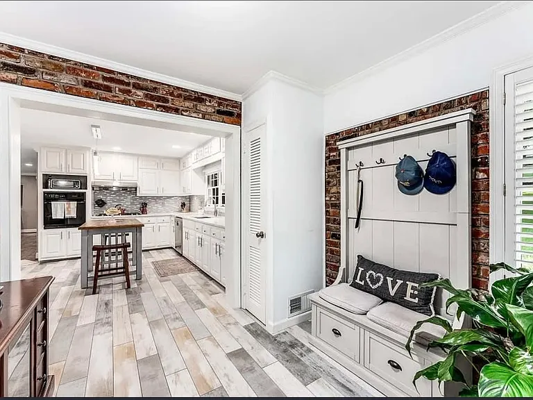 240 Beachland Dr — Photo 10