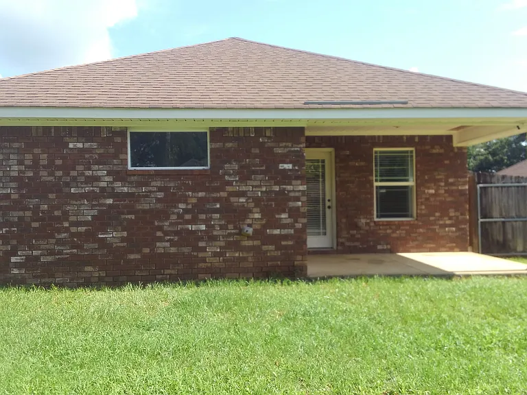 9629 Estate Dr — Photo 8