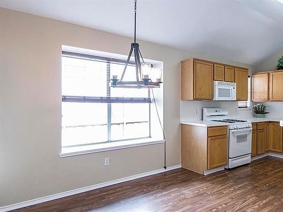 3rd image of 1641 Nicole Ln