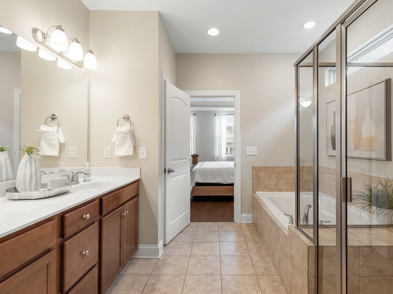 3 bed, $4,177 — Photo 2
