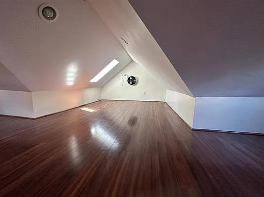 2 bed, 1100 sqft, $2,250 — Photo 3