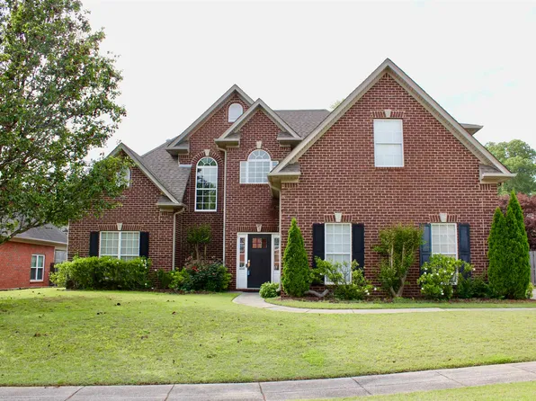 516 Thorn Berry Ln, Birmingham, AL 35242