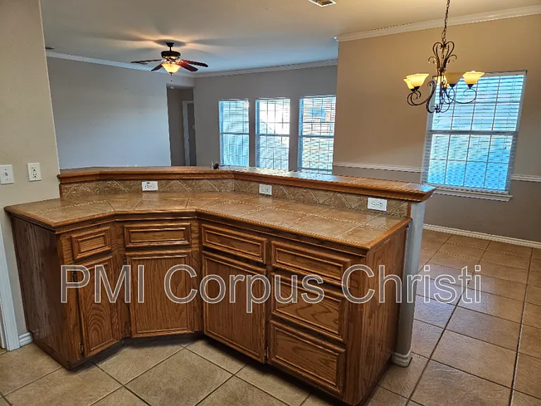2337 Handlin Dr — Photo 9