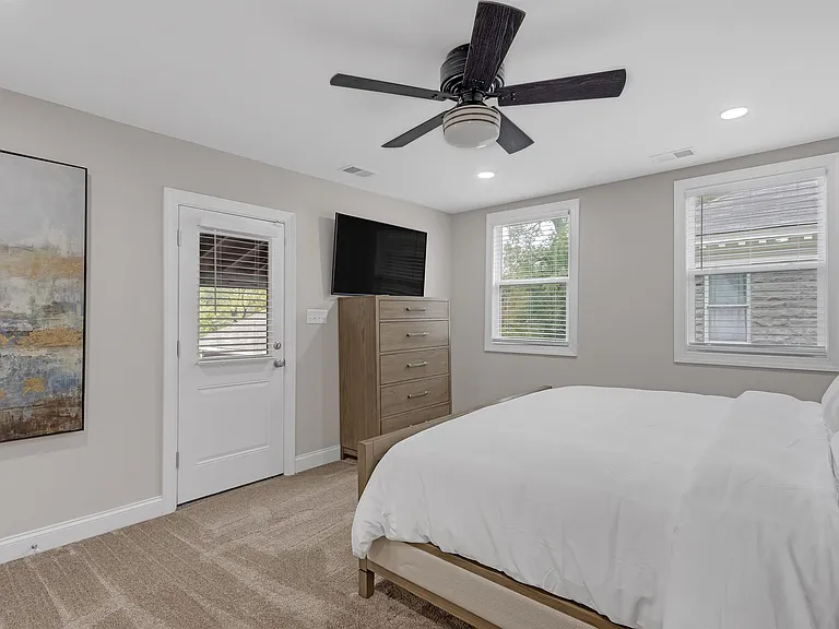 1295 Vinton Ave — Photo 28