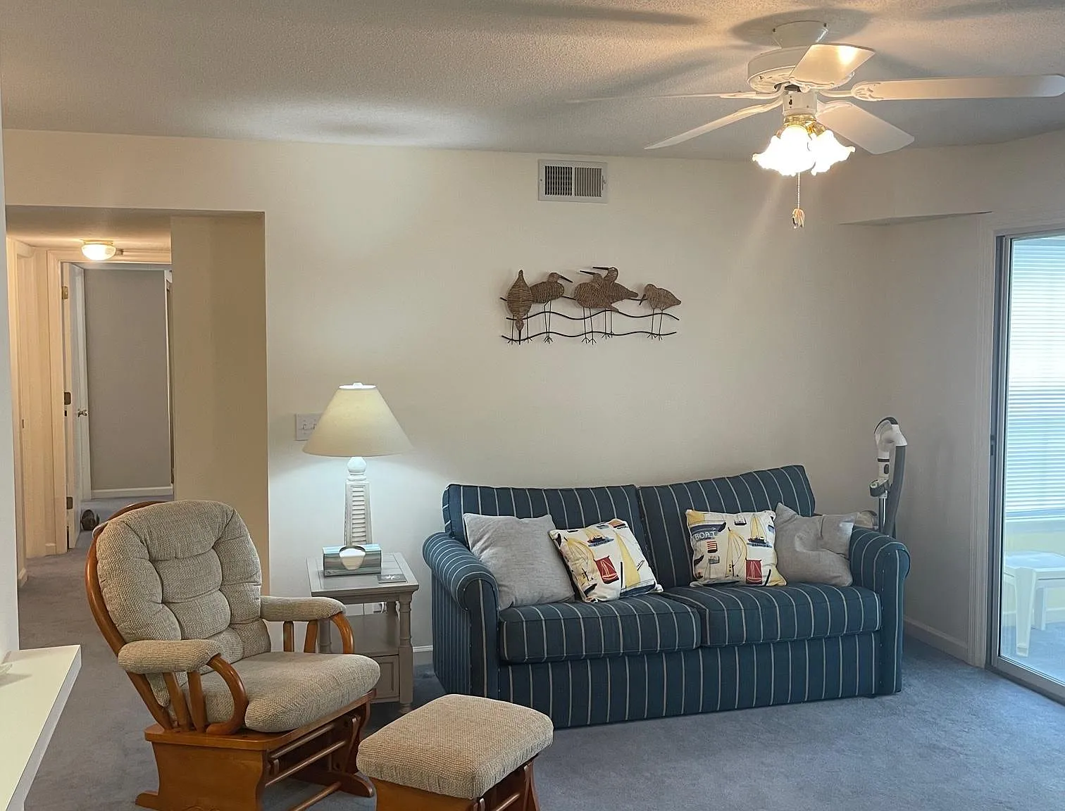 2 bed, 1050 sqft, $1,550 — Photo 2
