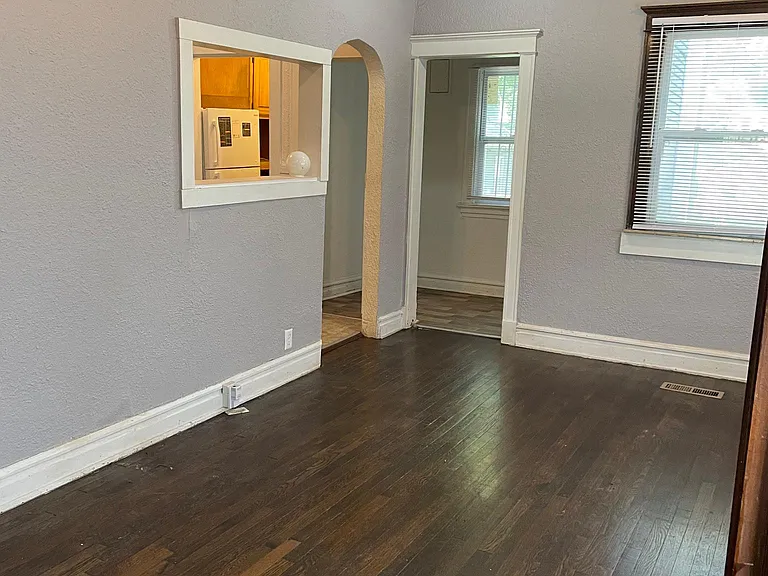 3807 Wayne Ave — Photo 5
