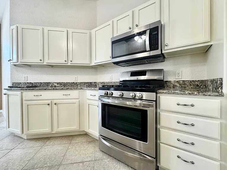 487 Thistledown Way — Photo 4