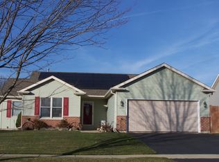 1205 Magnolia St, Harvard, IL 60033